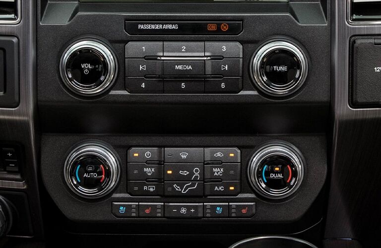 2021 Ford F-450 Platinum front display screen