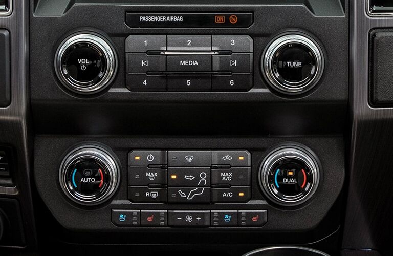 2021 Ford F-350 SRW Lariat sound system