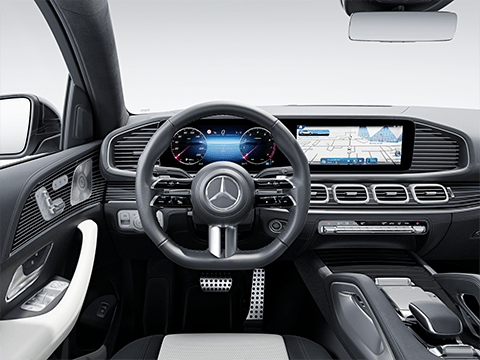 Instrument panel Hyperscreen, steering wheel and speedometer for GLE Coupe.