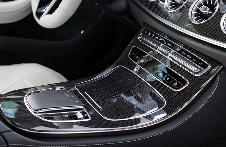 2022 Mercedes-Benz CLS center console
