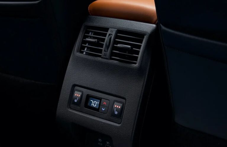 An image of the triple zone climate control of the 2023 Mitsubishi Outlander