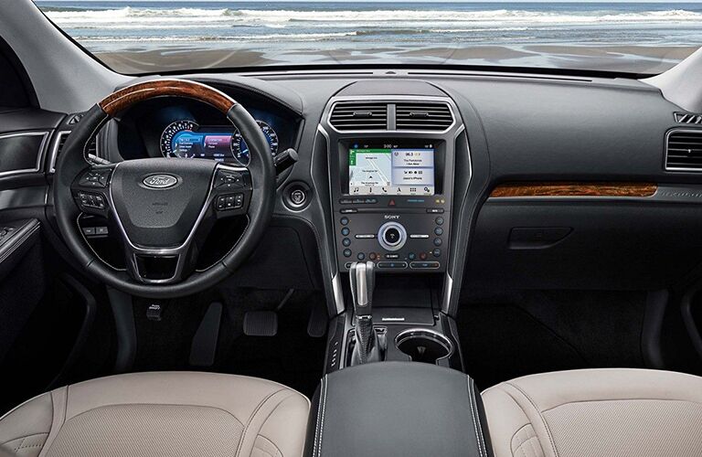 Steering wheel and centre touchscreen interface of 2019 Ford Explorer XLT