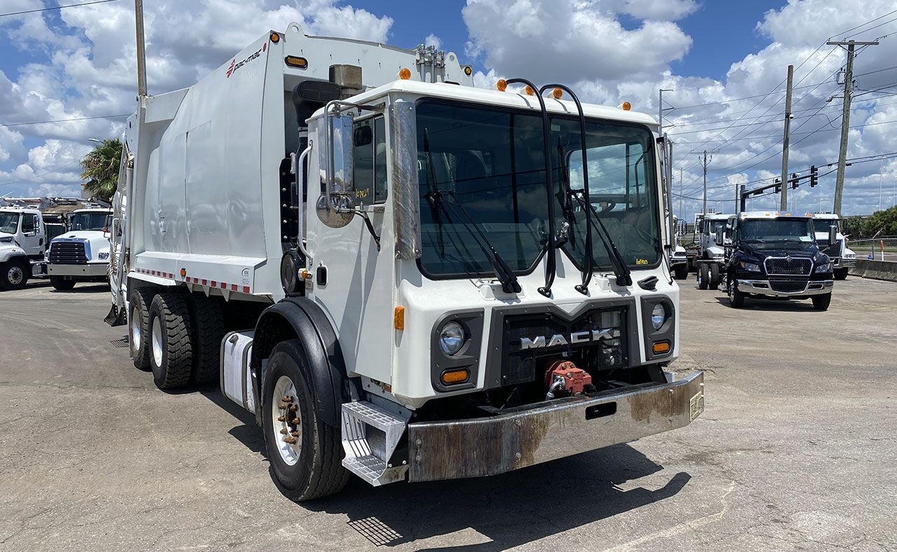 2021 Freightliner Rear Loader Garbage Truck