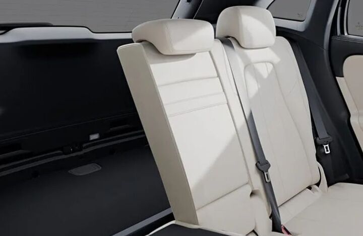 2025 Mercedes-Benz GLA SUV-folding seats