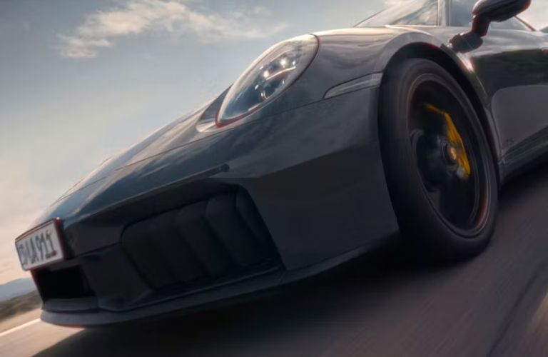 2025 Porsche 911 Carrera front wheel