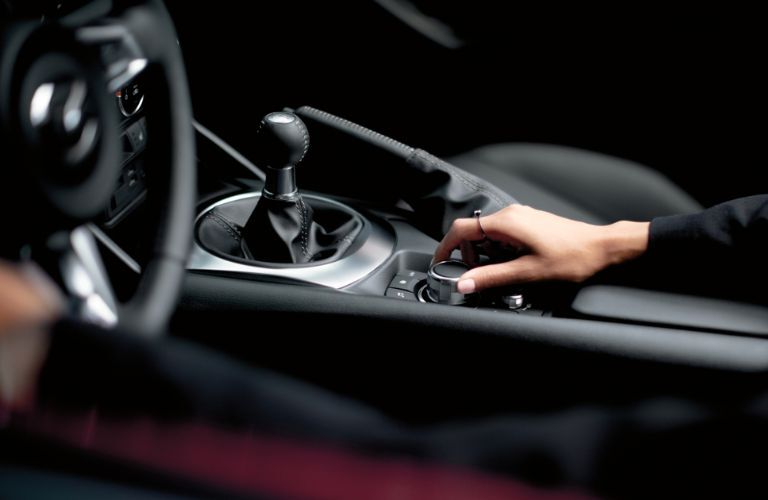 gear selector of the 2024 Mazda MX-5 Miata RF