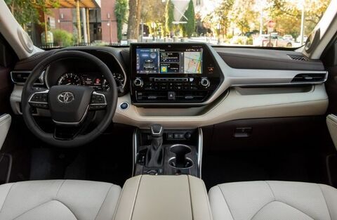 2022 Toyota Highlander View of Steering Wheel and Dashboard