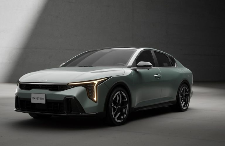 2025 Kia K4 exterior front side view