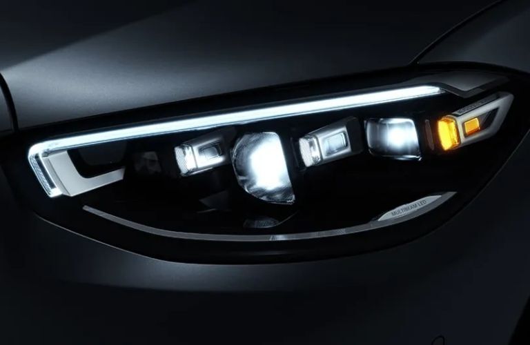 LED Intelligent Light System with Ultra Wide Highbeams in the 2025 Mercedes-Benz S-Class Sedan