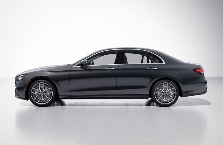 Exterior side view of the 2022 Mercedes-AMG E 53