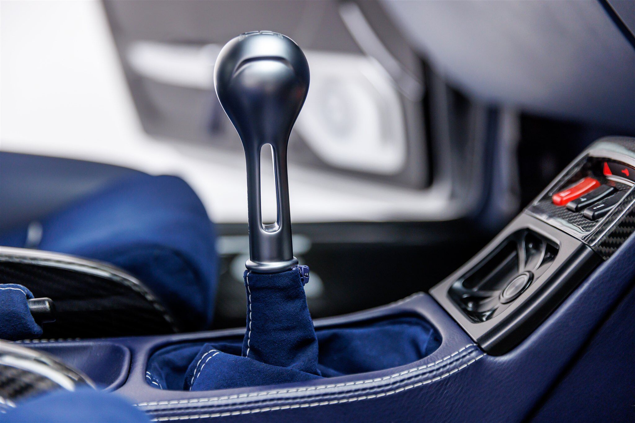 Porsche Coupe model gearshift knob side view