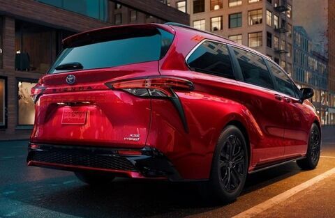 Back view of the 2022 Toyota Sienna