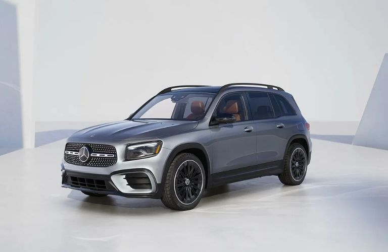 diagonal front view image of the 2025 Mercedes-Benz GLB SUV