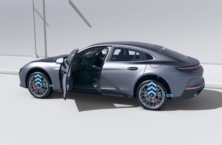 Side view of the 2024 Porsche Panamera 4 E-Hybrid