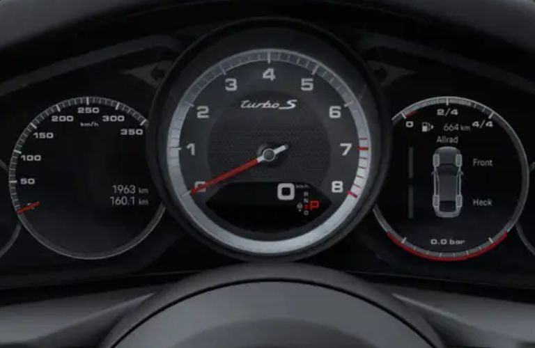 Dashboard of the 2022 Porsche Panamera 4.