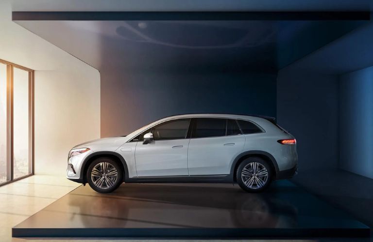 Side view of the 2024 Mercedes-Benz EQS 450+ SUV