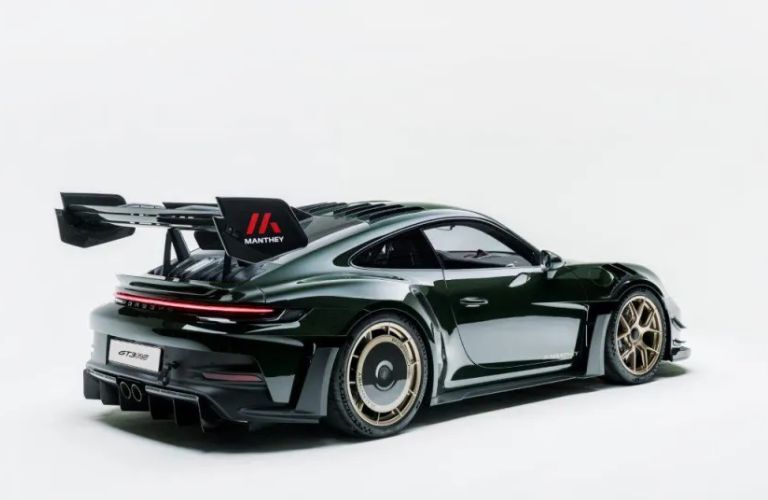 Porsche 911 GT3 RS (992.1) exterior rear view