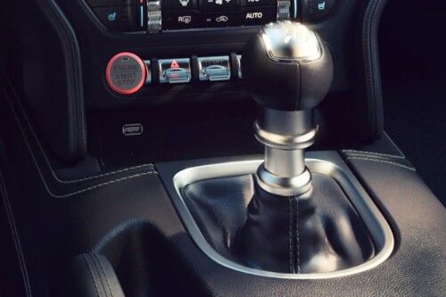 Centre control knob of 2019 Ford Mustang GT