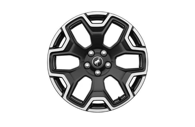 2025 Ford Bronco Sport Outer Banks wheel close up