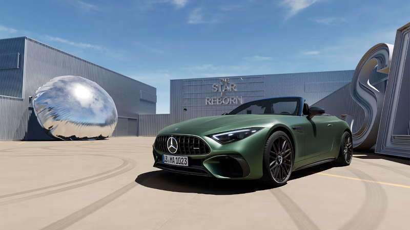 A front quarter external view of the 2025 SL-Class Roadster