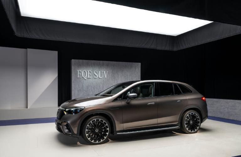 2023 Mercedes Benz EQE SUV Sideview