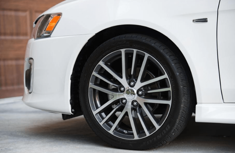 A close up of the 2017 Lancer SEL wheel