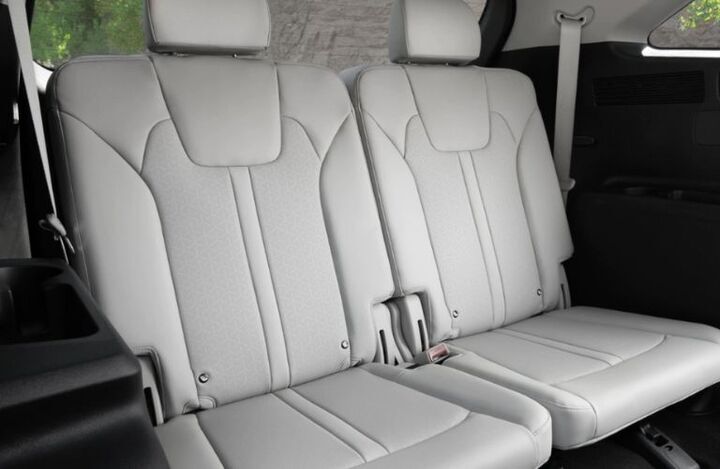 2023 Kia Sorento Hybrid rear seats