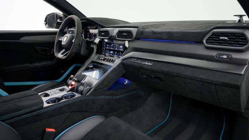 The customized cockpit of the 2023 Lamburghini Urus Performance Mansory Venatus S