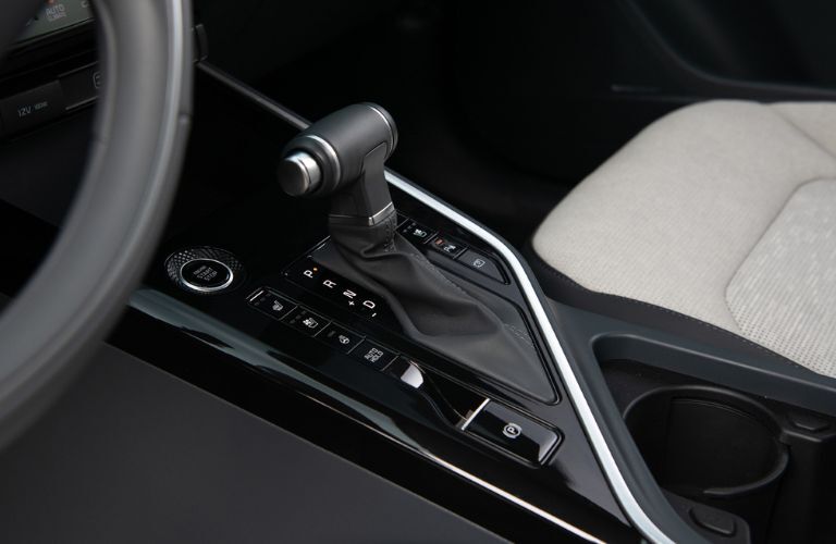 gear controls of the 2025 Kia Niro Hybrid