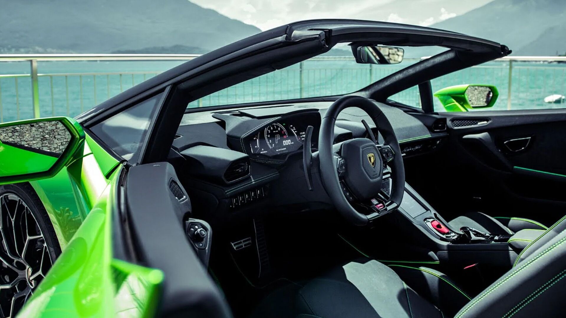 Huracán EVO Spyder interior