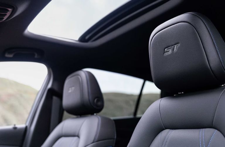 Moonroof and seating in the 2025 Buick Envista