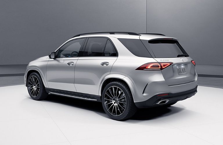 Rear side view of a silver 2022 Mercedes-Benz GLE SUV
