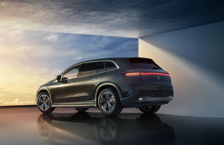 2025 Mercedes-Benz EQS SUV exterior rear view