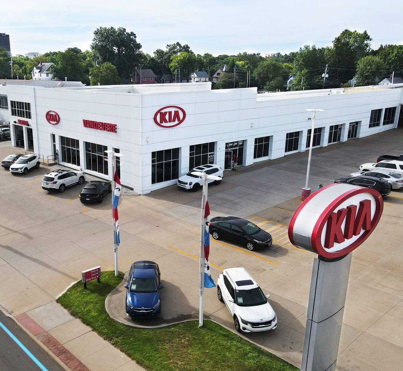 2022 Kia Carnival in Akron, OH