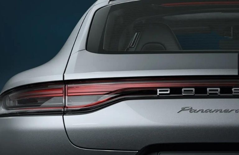 2022 Porsche Panamera logo