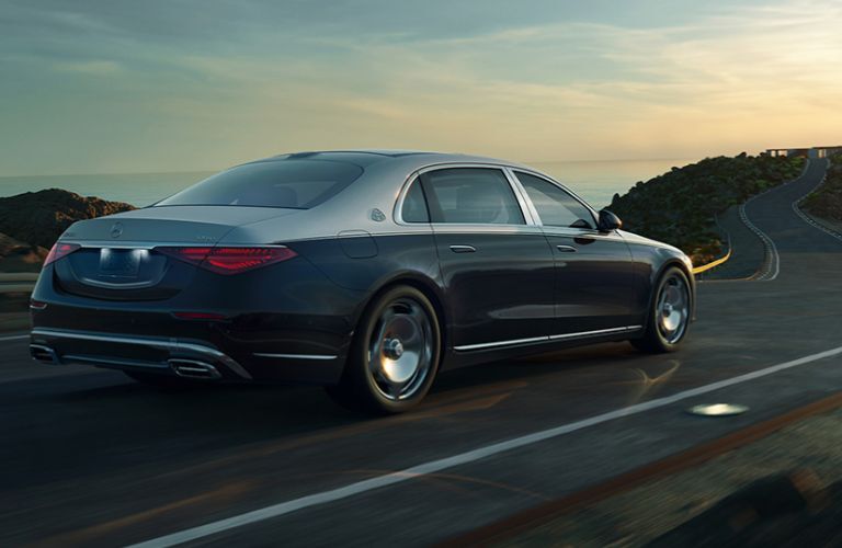 2022 Mercedes-Maybach S 580 4MATIC rear quarter view