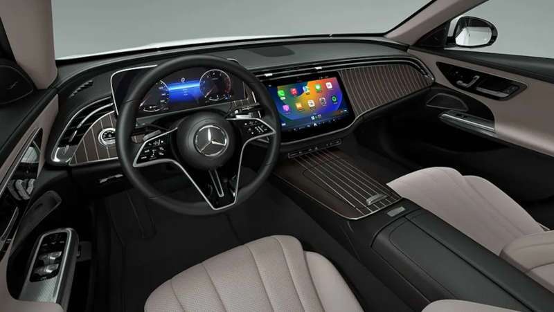 The cockpit, controls, and displays in the 2025 Mercedes-Benz E 450 4MATIC® Sedan near Scottsdale