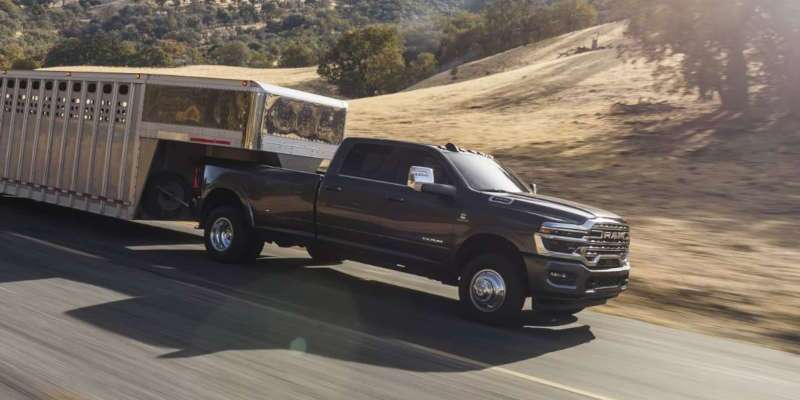 A front external quarter view of the 2025 RAM 2500