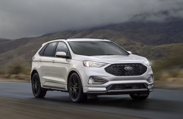 2024 Ford Edge side and front view