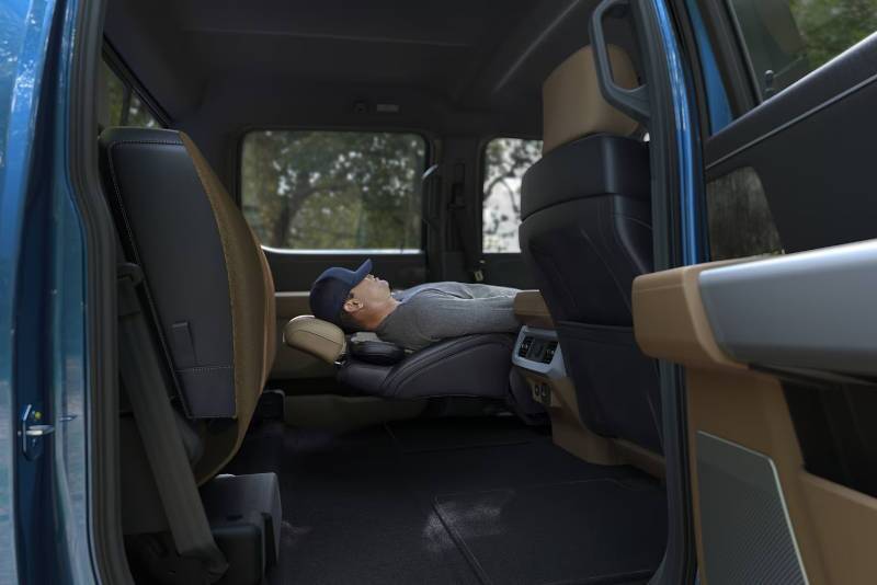 The two rows of seating in the 2024 Ford F-450 Super Duty near Atlanta.