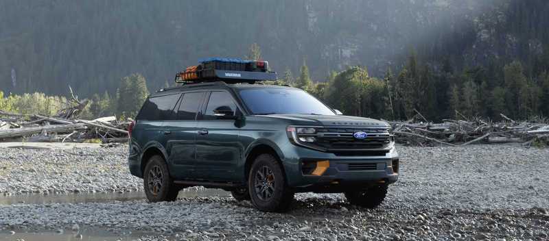 A front quarter view of the 2027 Ford Expedition Tremor