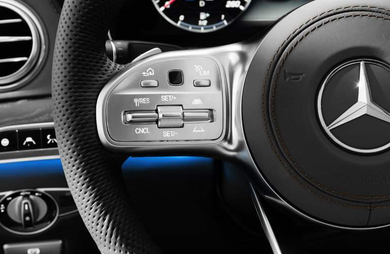 2018 Mercedes-Benz S-Class Sedan front interior steering wheel controls