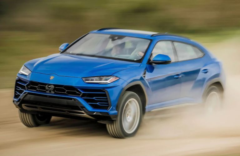 Lamborghini Urus off-roading