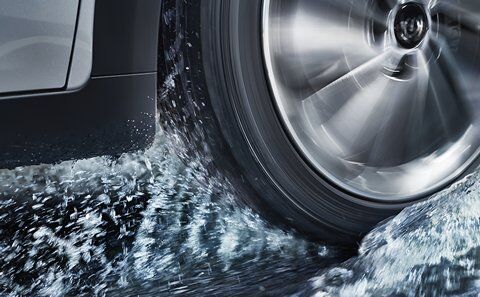 2017 Kia Cadenza on mountain road