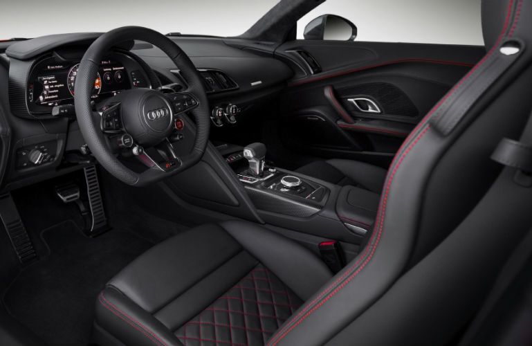 2017 Audi R8's cabin