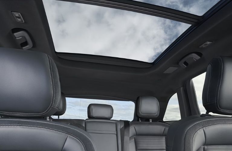 Panoramic Vista Roof in the 2025 Lincoln Nautilus