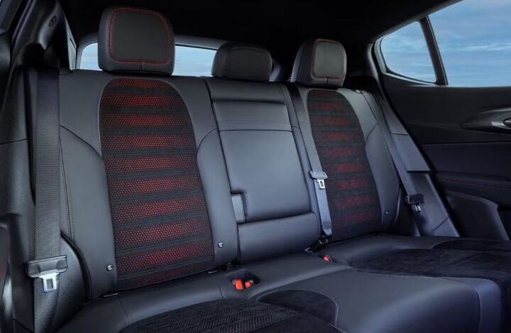 2024 Dodge Hornet rear seats