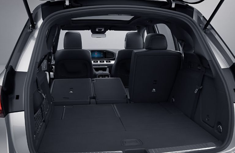 Cargo bay of the 2022 Mercedes-Benz GLE 350.