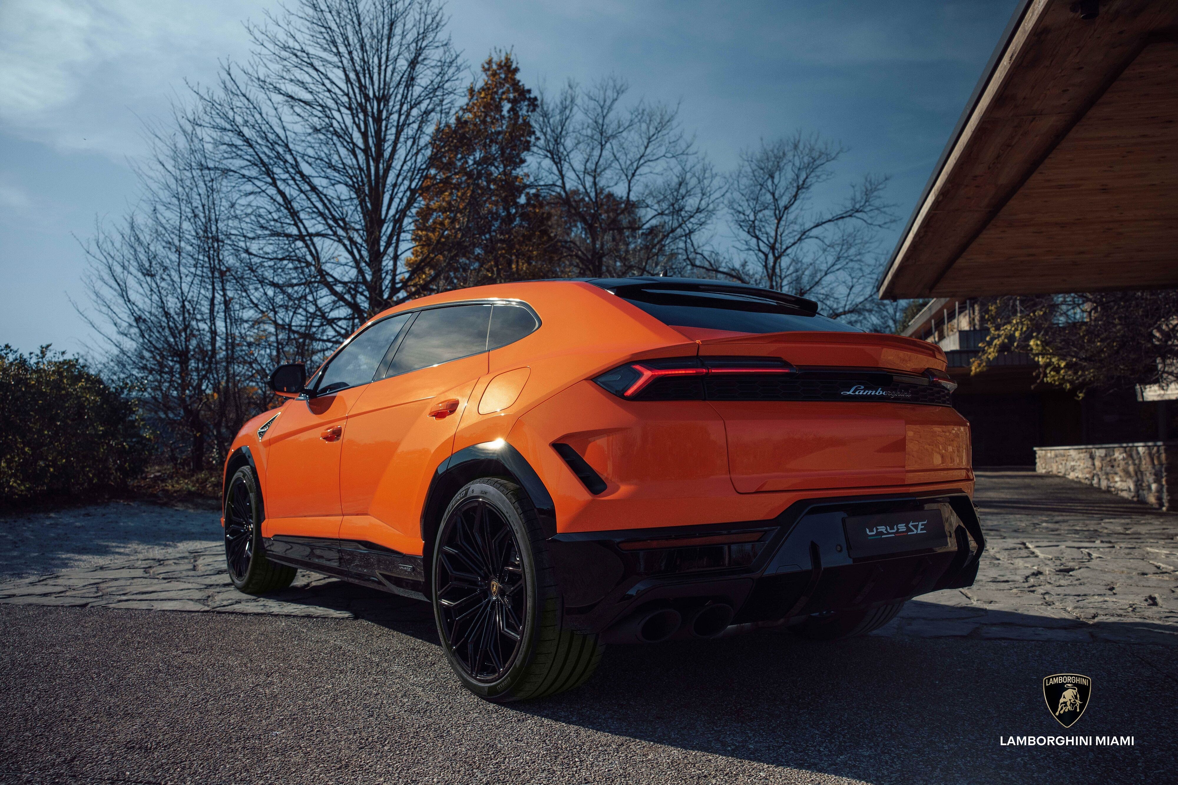 URUS S exterior