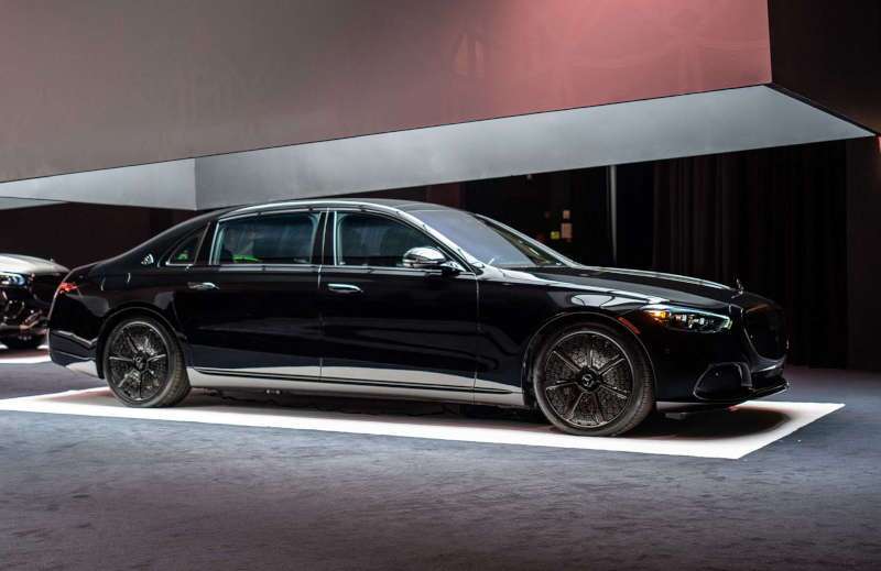 A side exterior view of the 2026 Mercedes-Maybach S 680 4MATIC® near Scottsdale